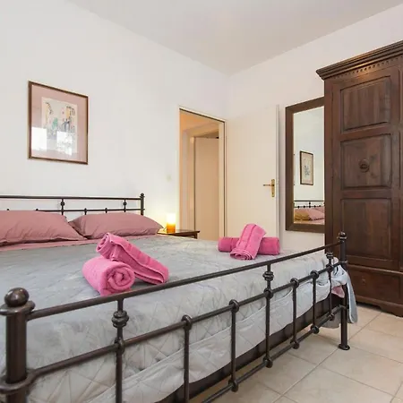 House Paolo 2264 Pola